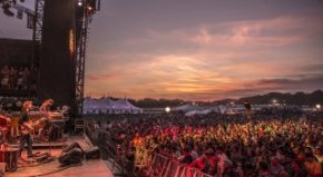 Lockn' Music Festival. Photo by Jay Blakesberg.